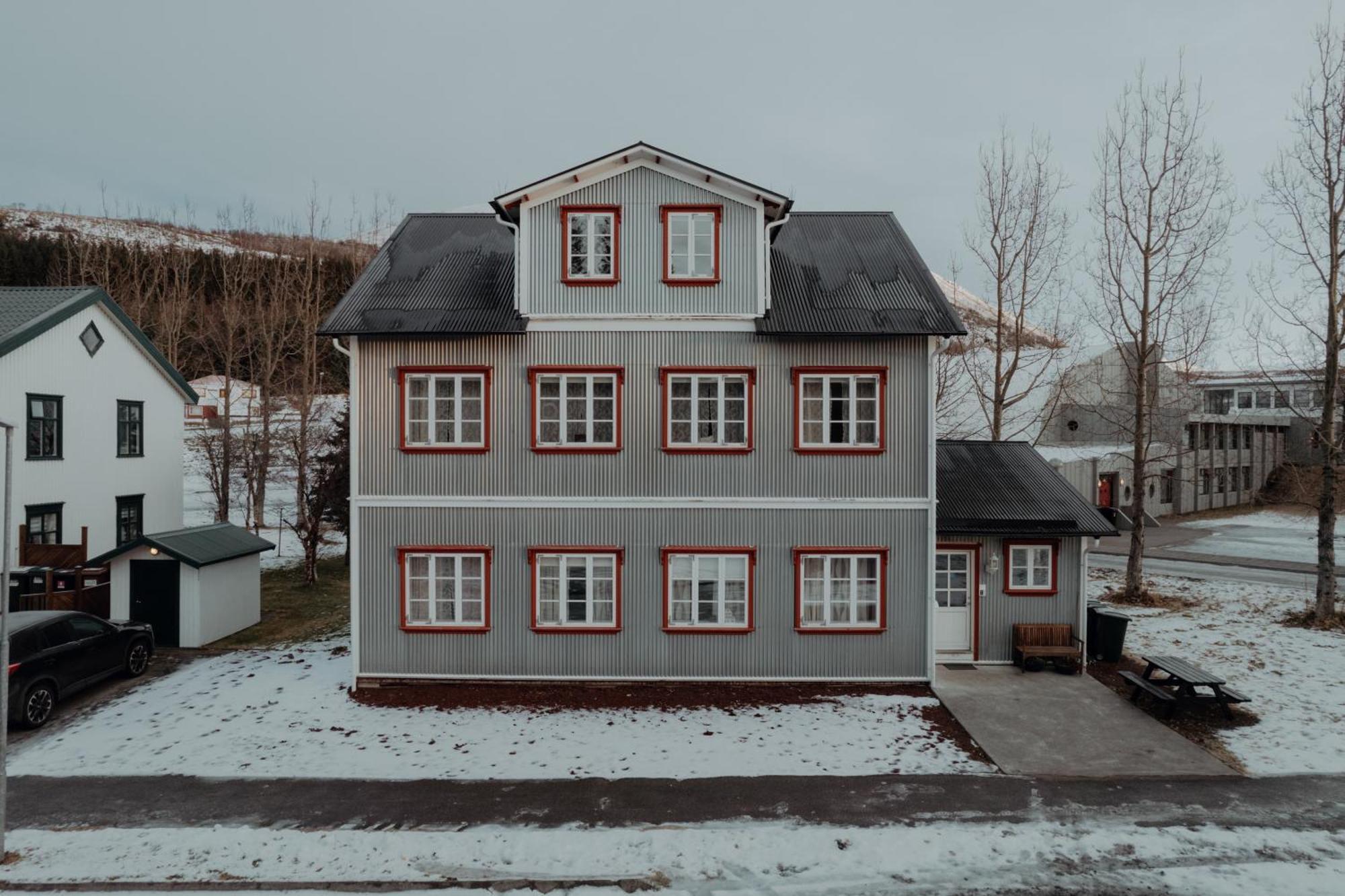 Gamli Skolinn Húsavík المظهر الخارجي الصورة