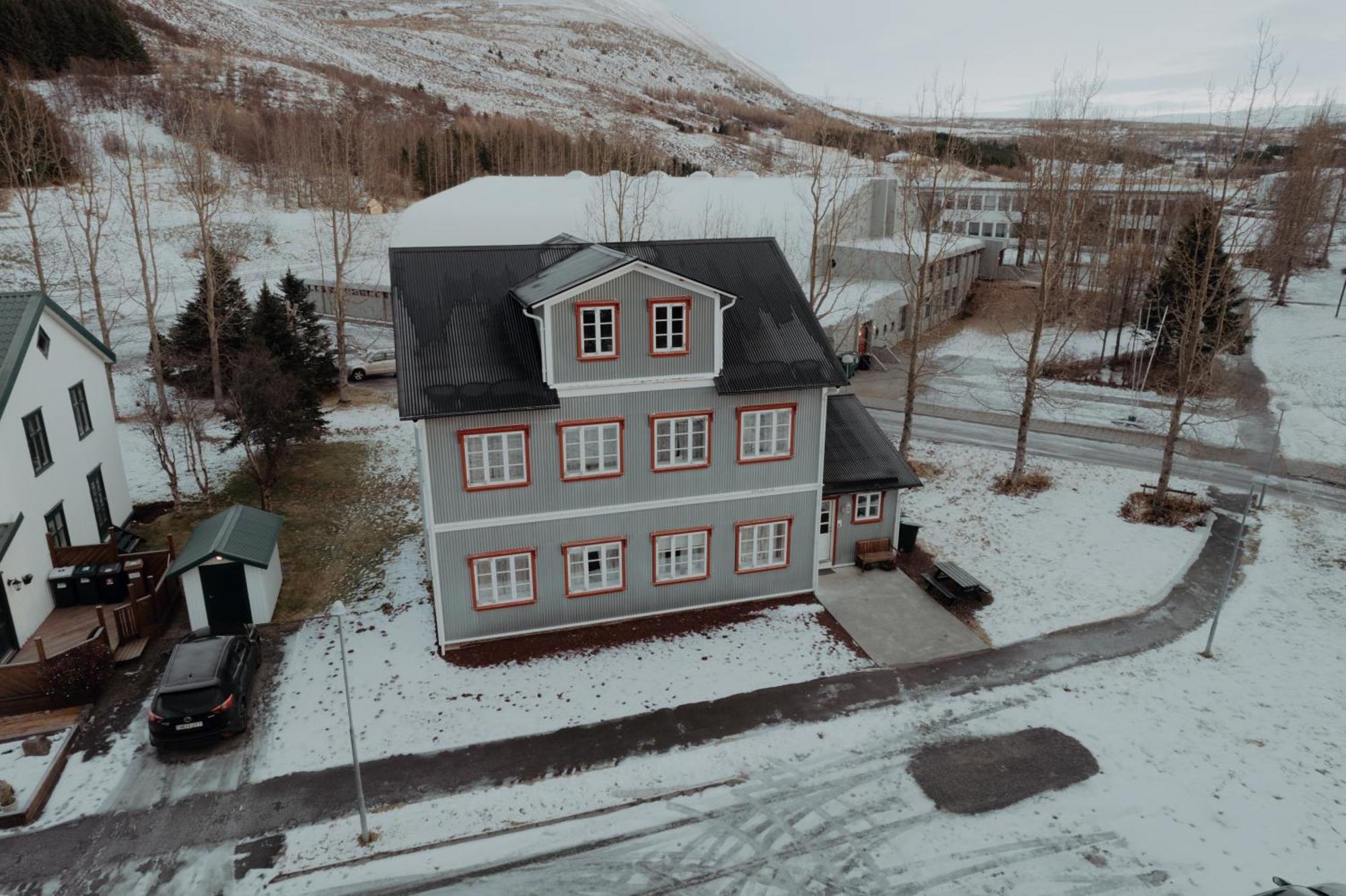 Gamli Skolinn Húsavík المظهر الخارجي الصورة